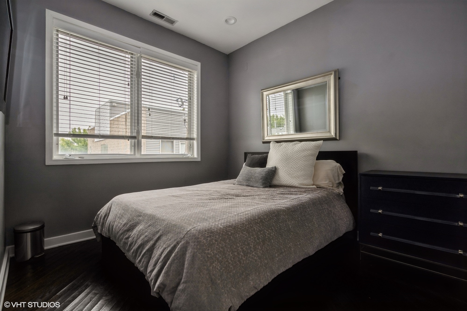 1622 W ONTARIO Street Unit: 2E