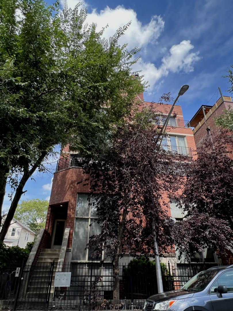 1622 W ONTARIO Street Unit: 2E