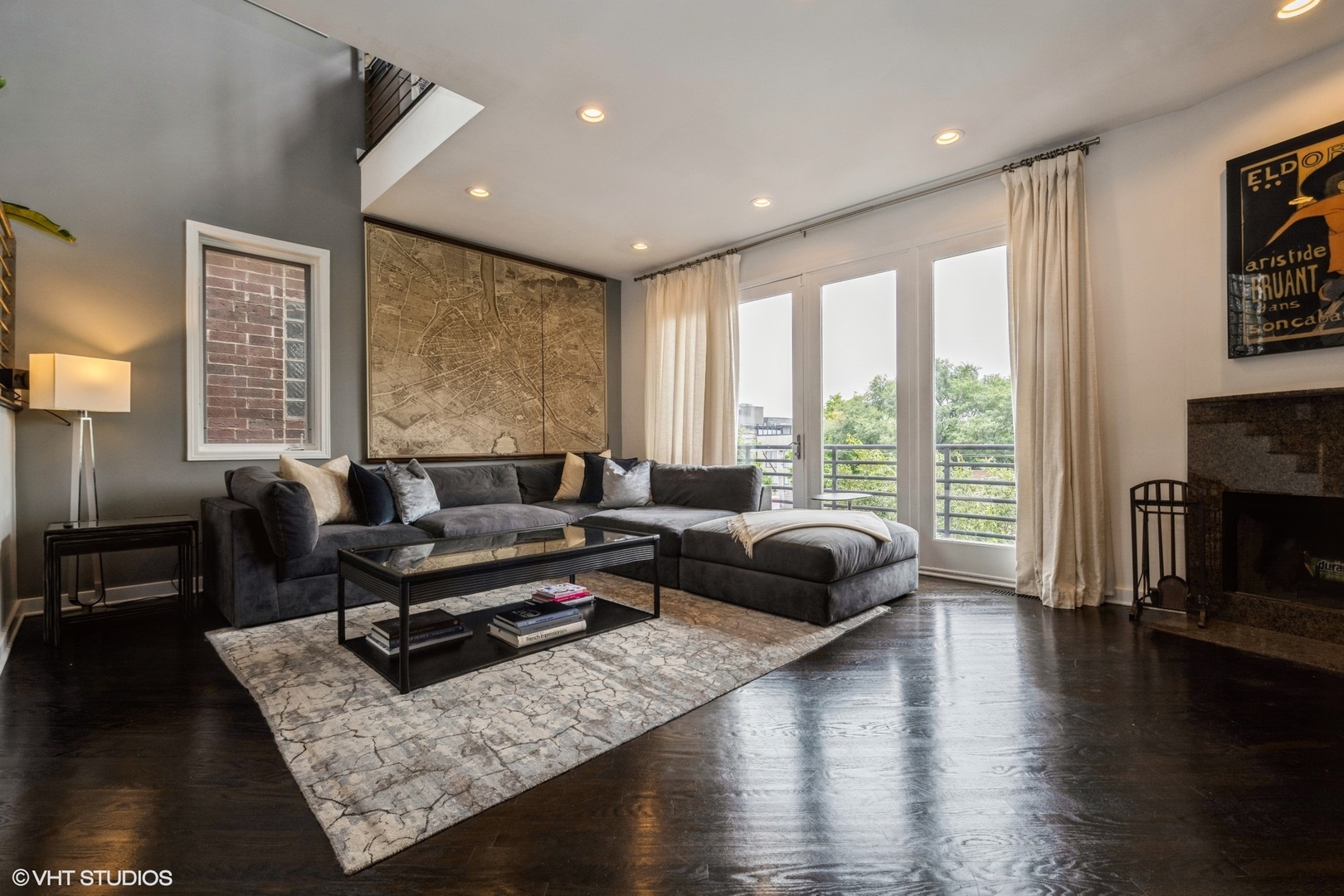 1622 W ONTARIO Street Unit: 2E