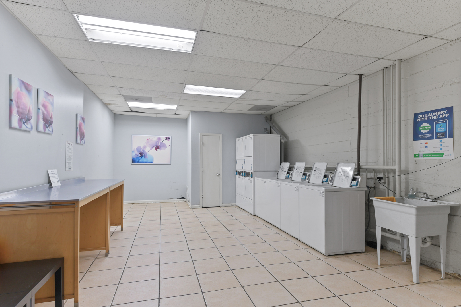 2510 N WAYNE Avenue Unit: 210