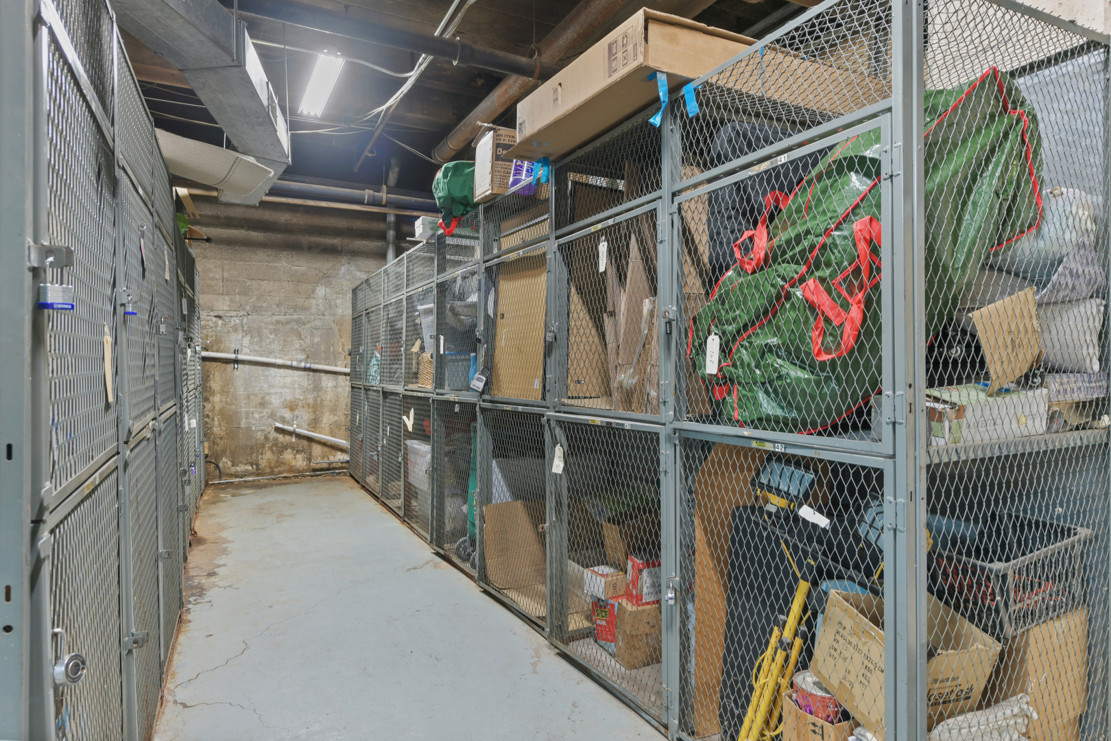 2510 N WAYNE Avenue Unit: 210