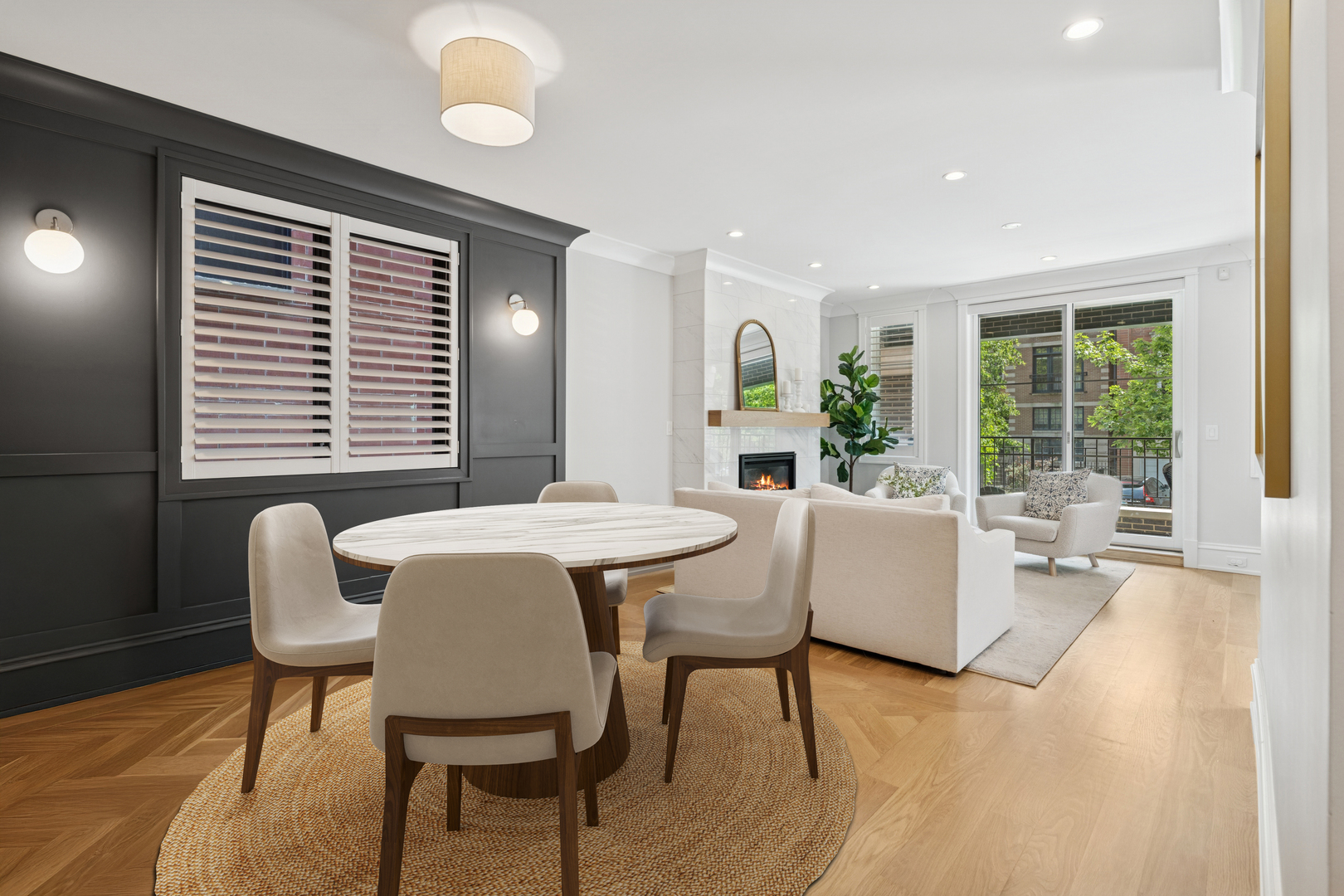 912 W Roscoe Street Unit: 1