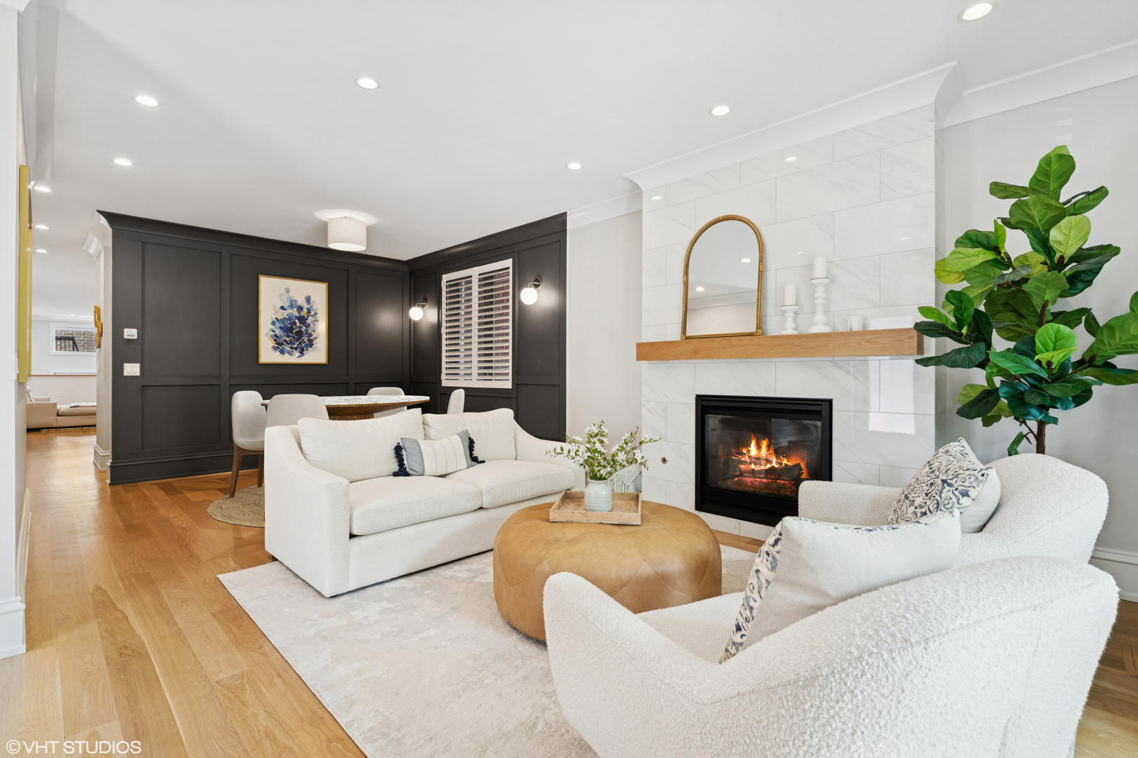 912 W Roscoe Street Unit: 1