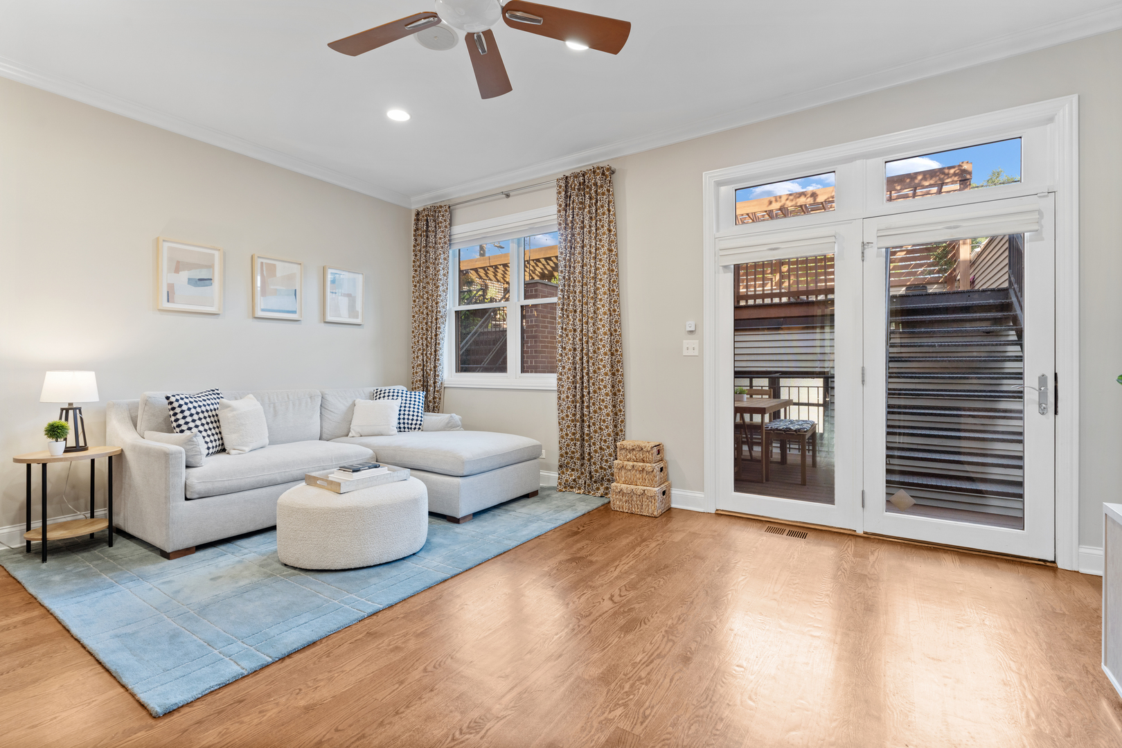 2151 N Oakley Avenue