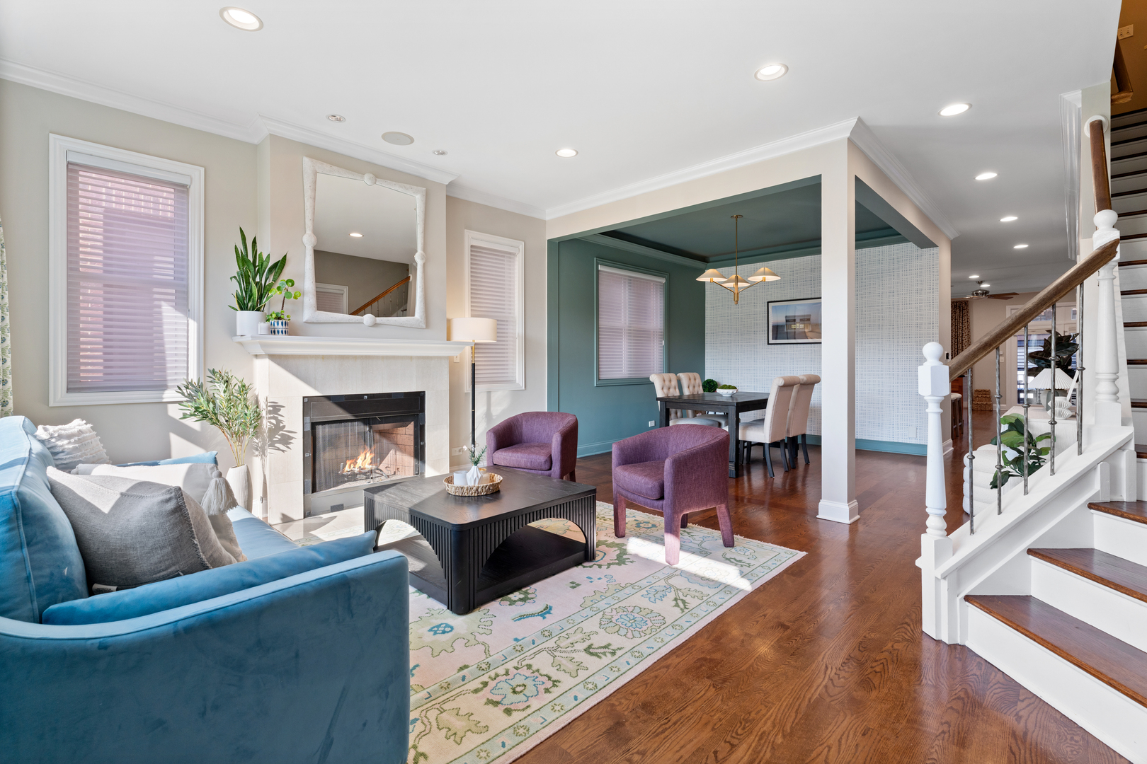 2151 N Oakley Avenue