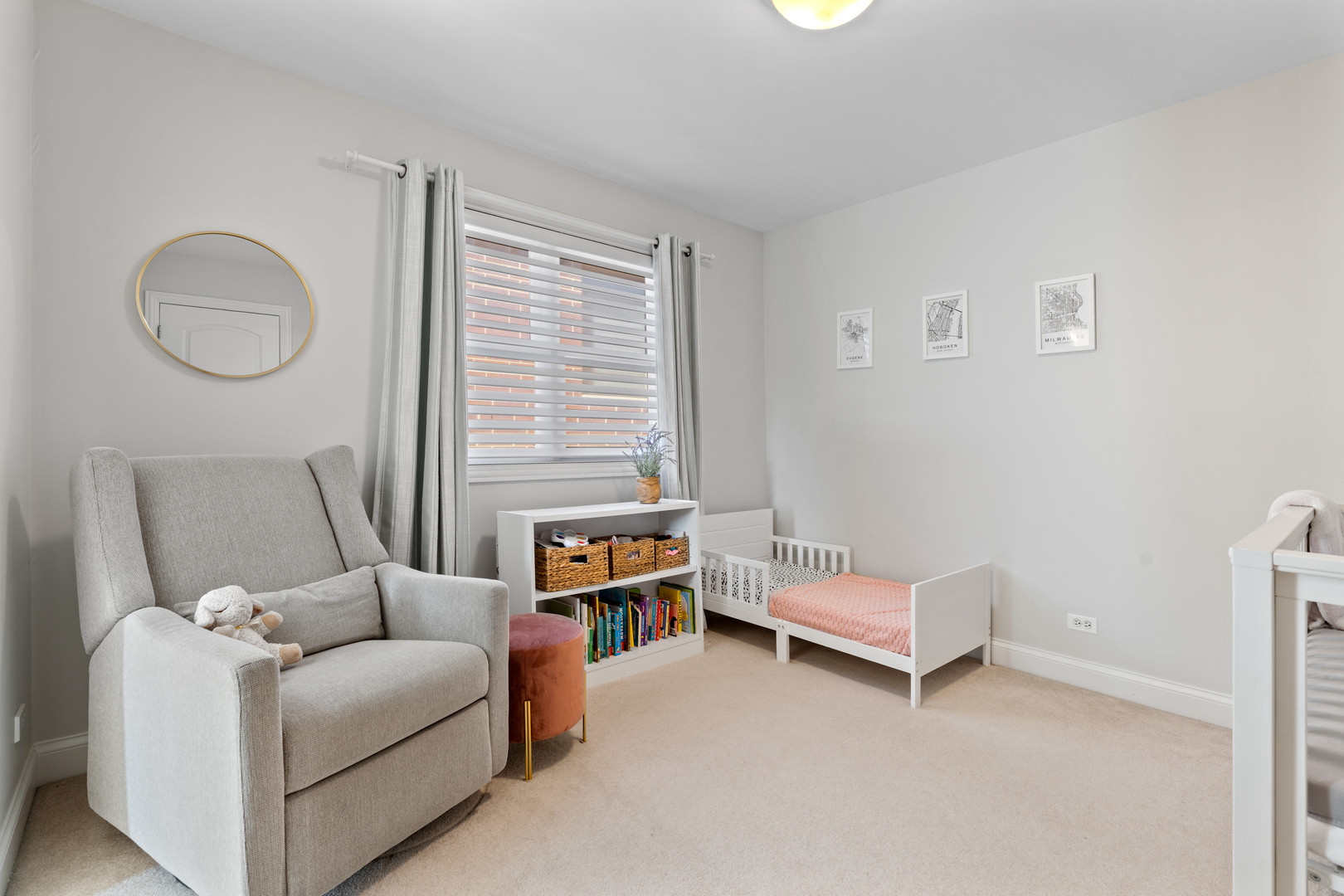 2151 N Oakley Avenue