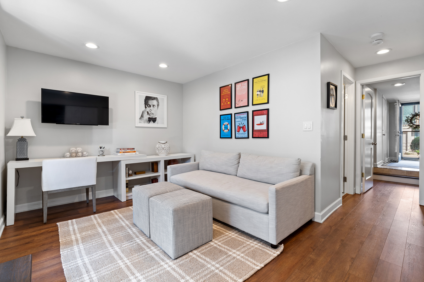 2720 N Greenview Avenue Unit: L