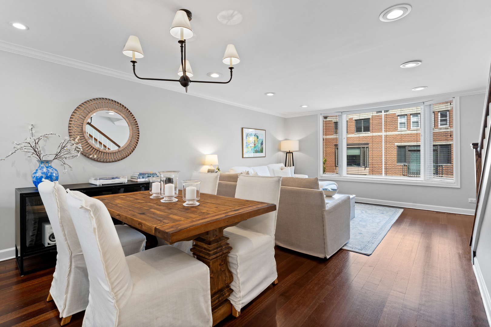 2720 N Greenview Avenue Unit: L