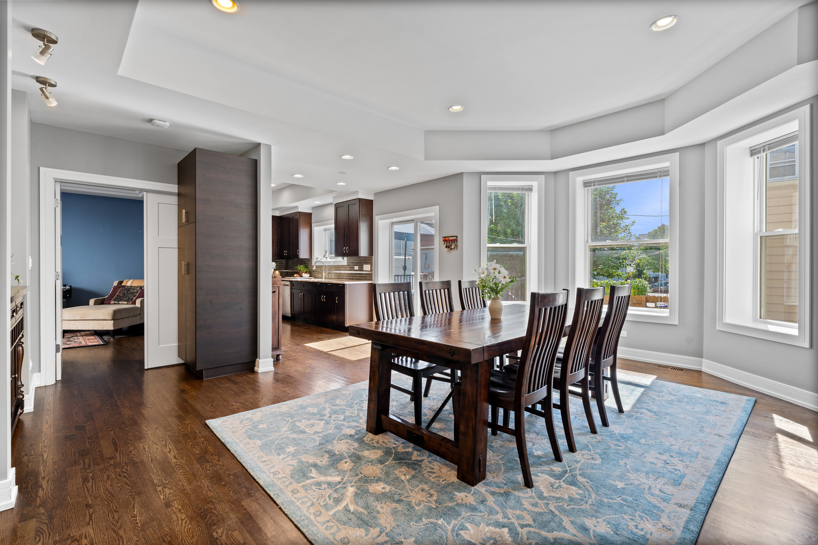 1911 N Lawndale Avenue