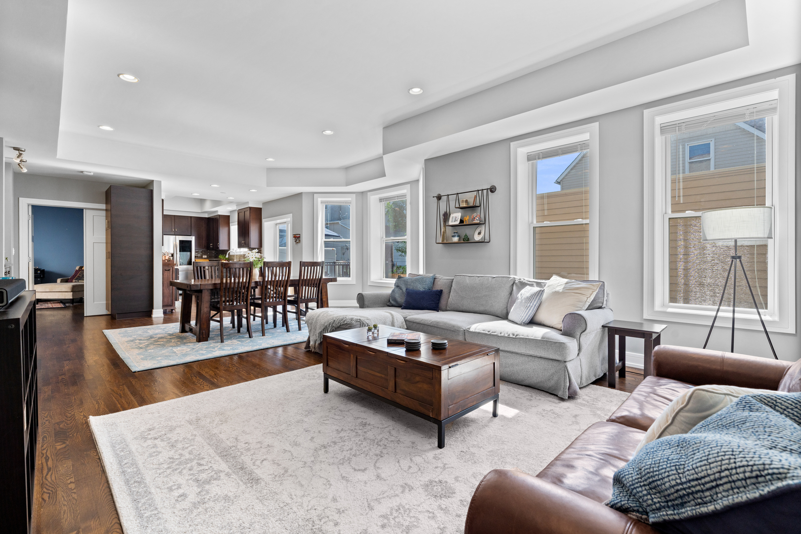 1911 N Lawndale Avenue