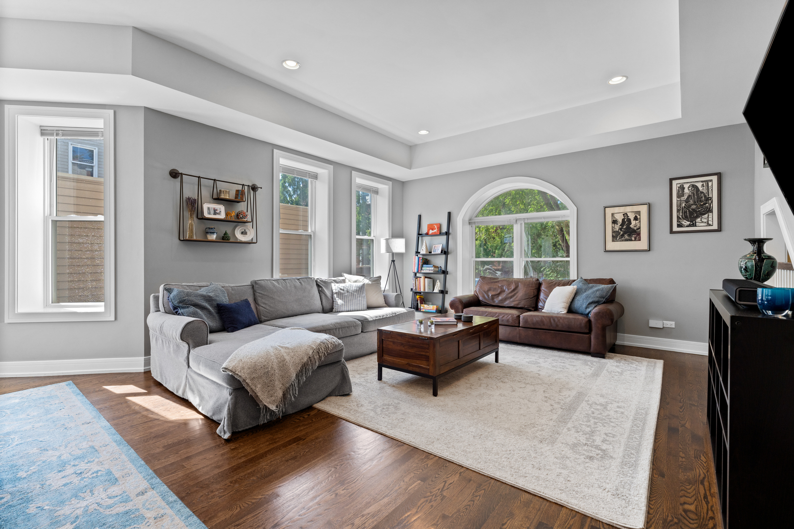 1911 N Lawndale Avenue