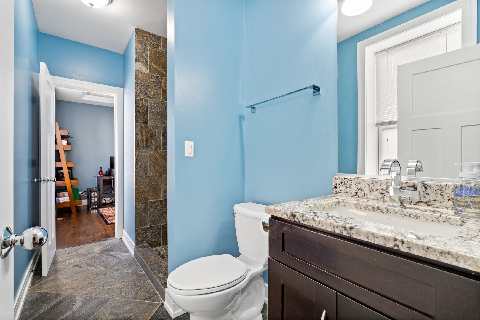 1911 N Lawndale Avenue