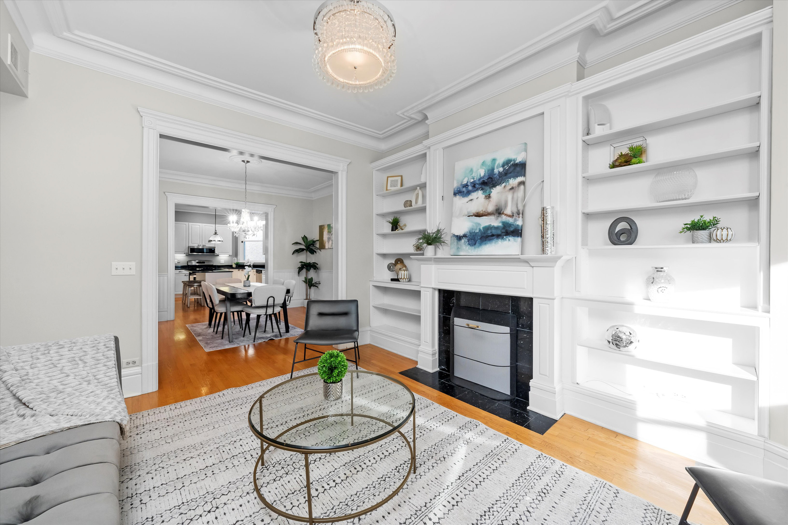 734 W BRIAR Place Unit: 3