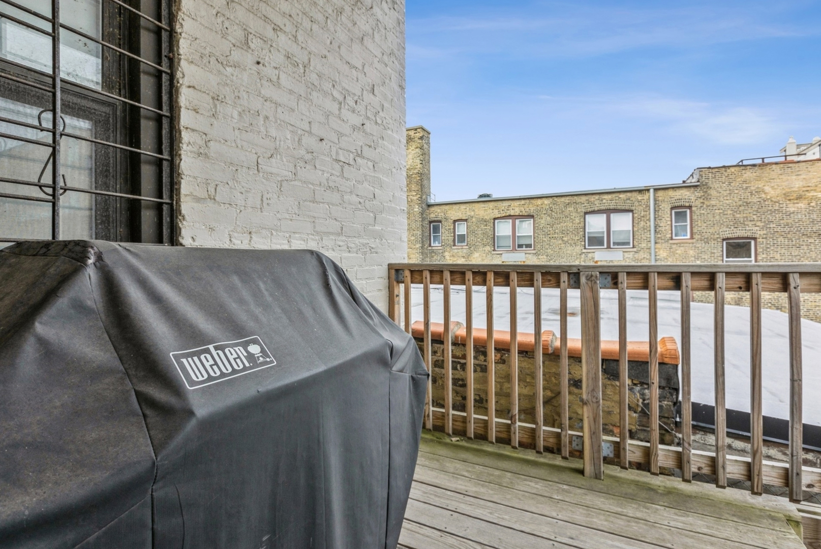 734 W BRIAR Place Unit: 3