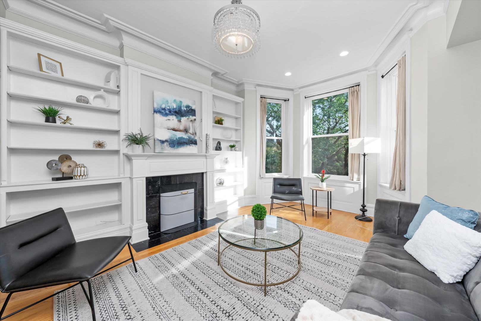 734 W BRIAR Place Unit: 3