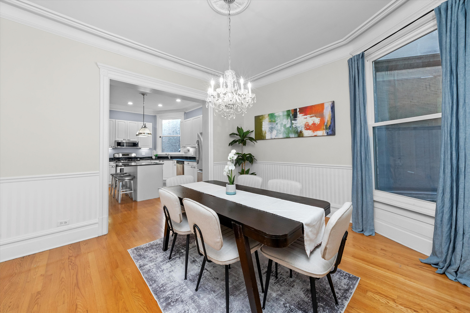 734 W BRIAR Place Unit: 3