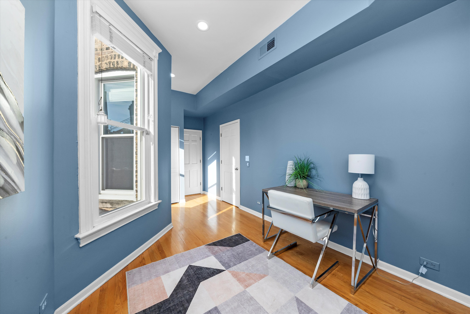 734 W BRIAR Place Unit: 3