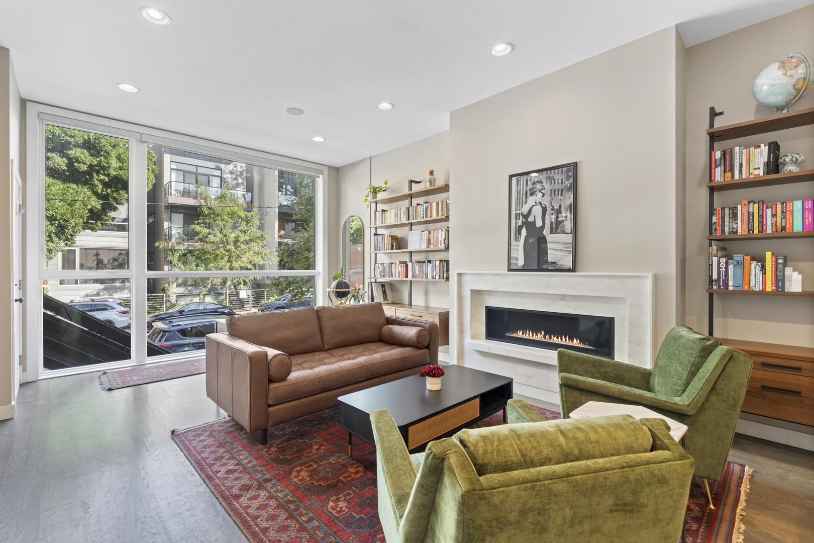 878 N Marshfield Avenue Unit: 1