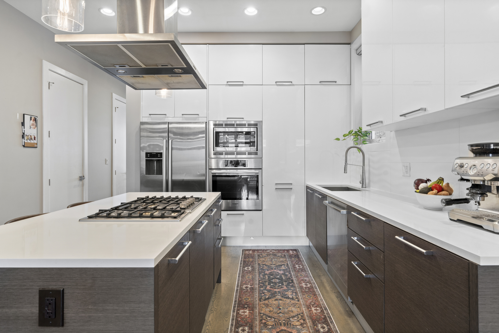 878 N Marshfield Avenue Unit: 1