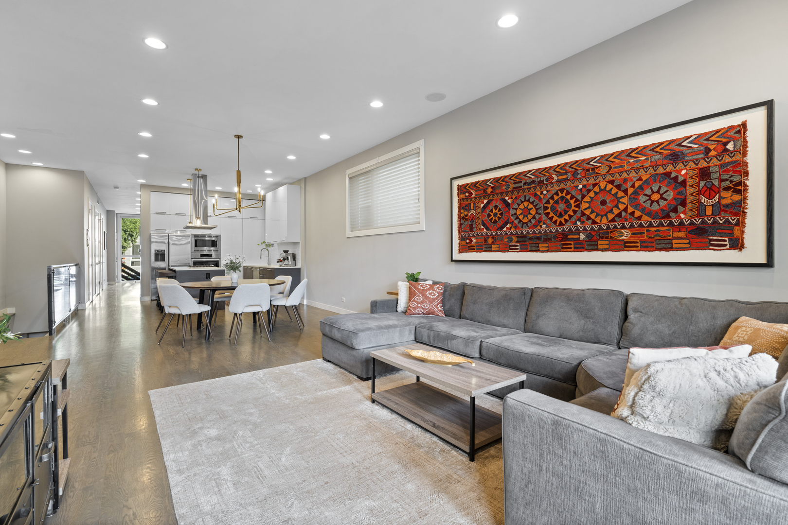 878 N Marshfield Avenue Unit: 1