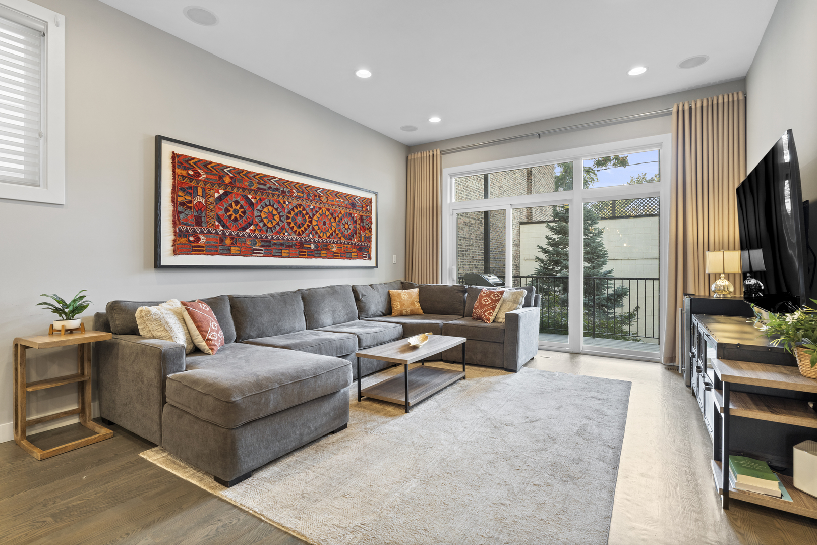 878 N Marshfield Avenue Unit: 1