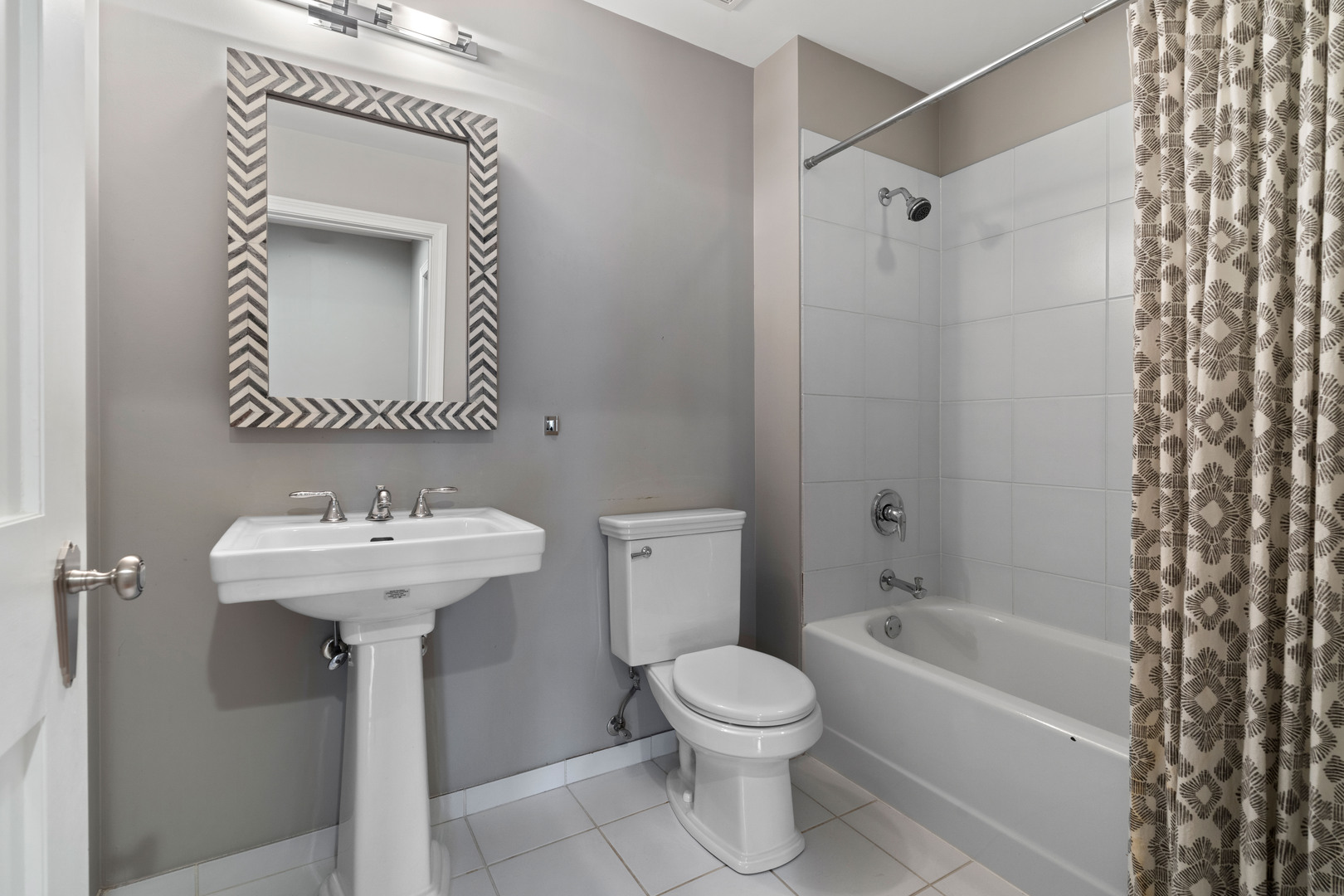 1250 S MICHIGAN Avenue Unit: 2204