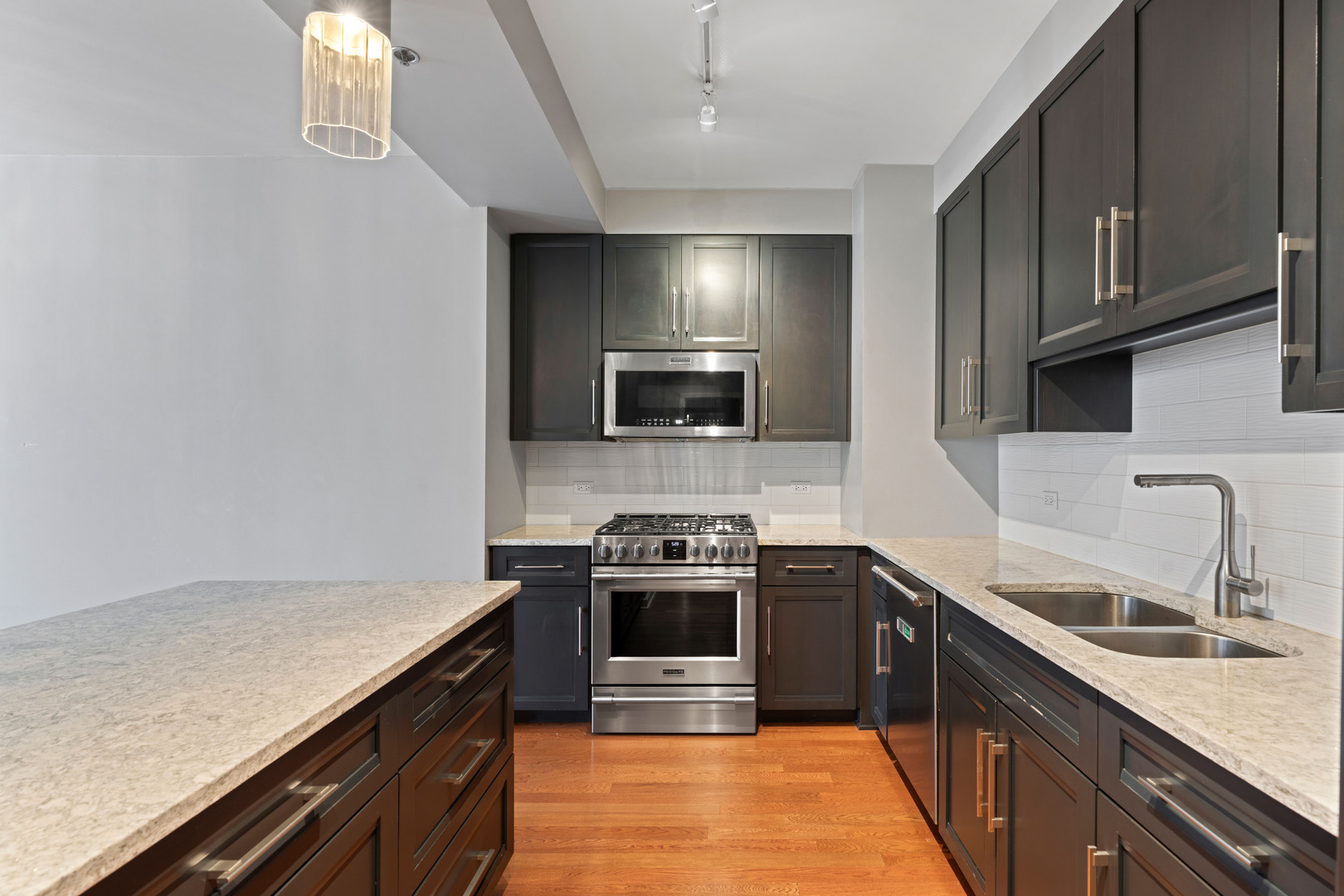 1250 S MICHIGAN Avenue Unit: 2204