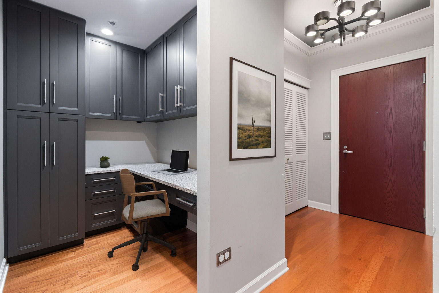 1250 S MICHIGAN Avenue Unit: 2204