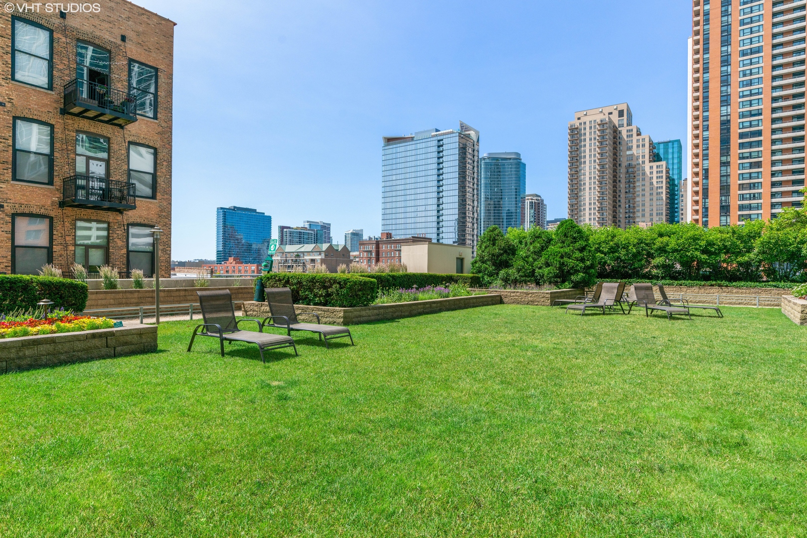 1250 S MICHIGAN Avenue Unit: 2204