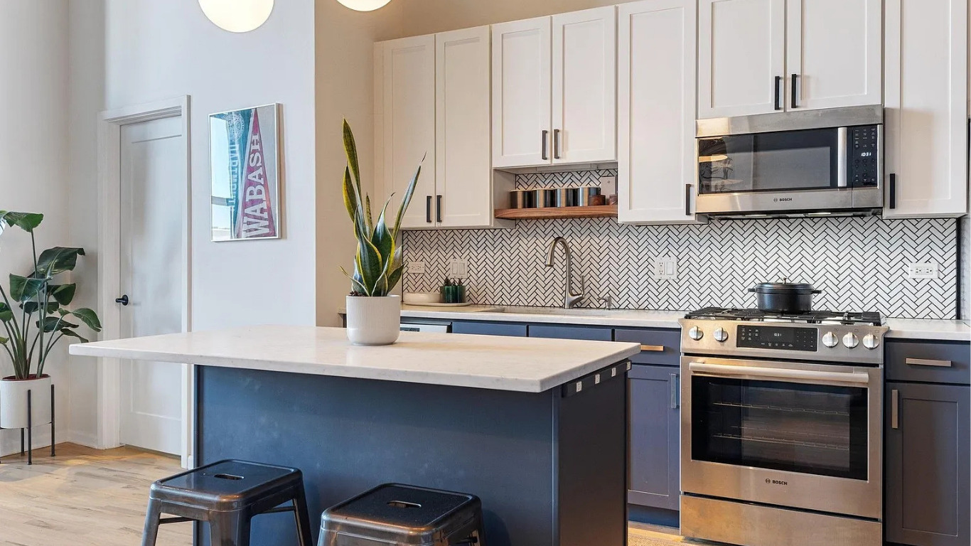 758 N Larrabee Street Unit: 504