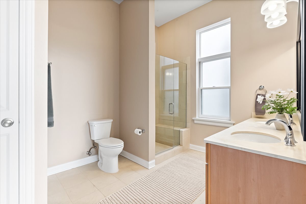 1815 N MILWAUKEE Avenue Unit: 402