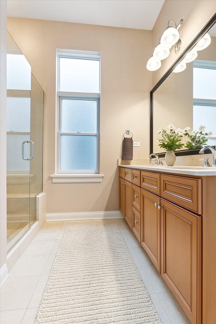 1815 N MILWAUKEE Avenue Unit: 402