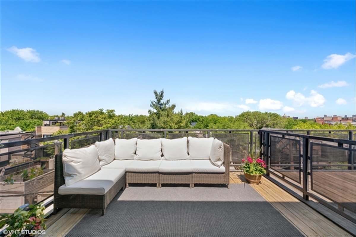 1815 N MILWAUKEE Avenue Unit: 402