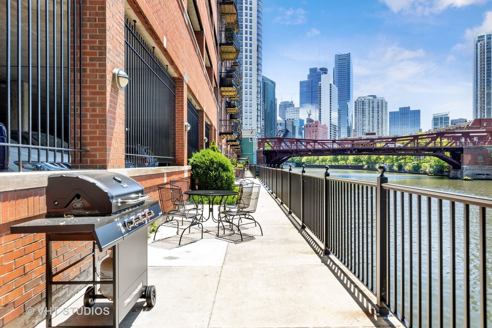 550 N Kingsbury Street Unit: 408