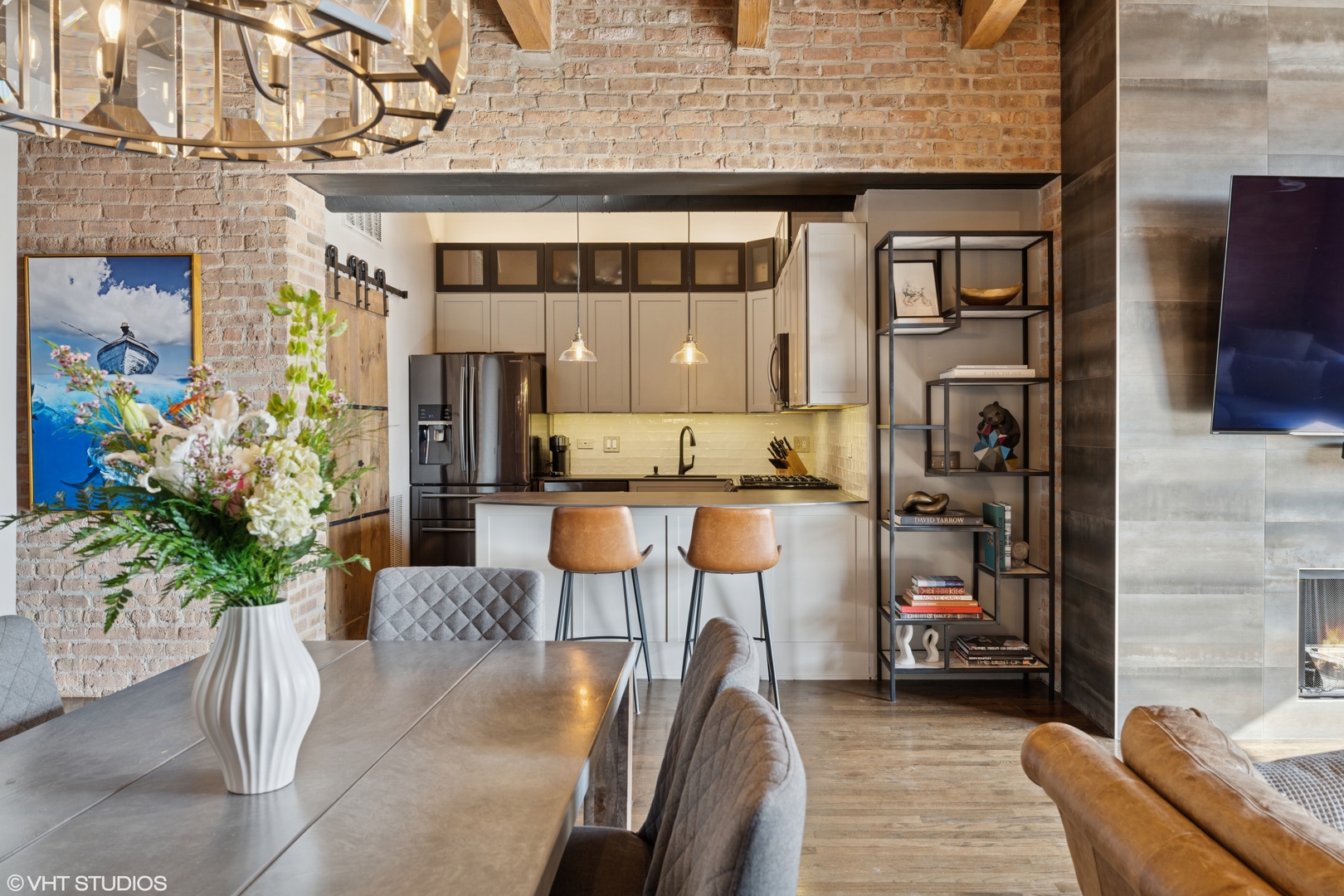550 N Kingsbury Street Unit: 408