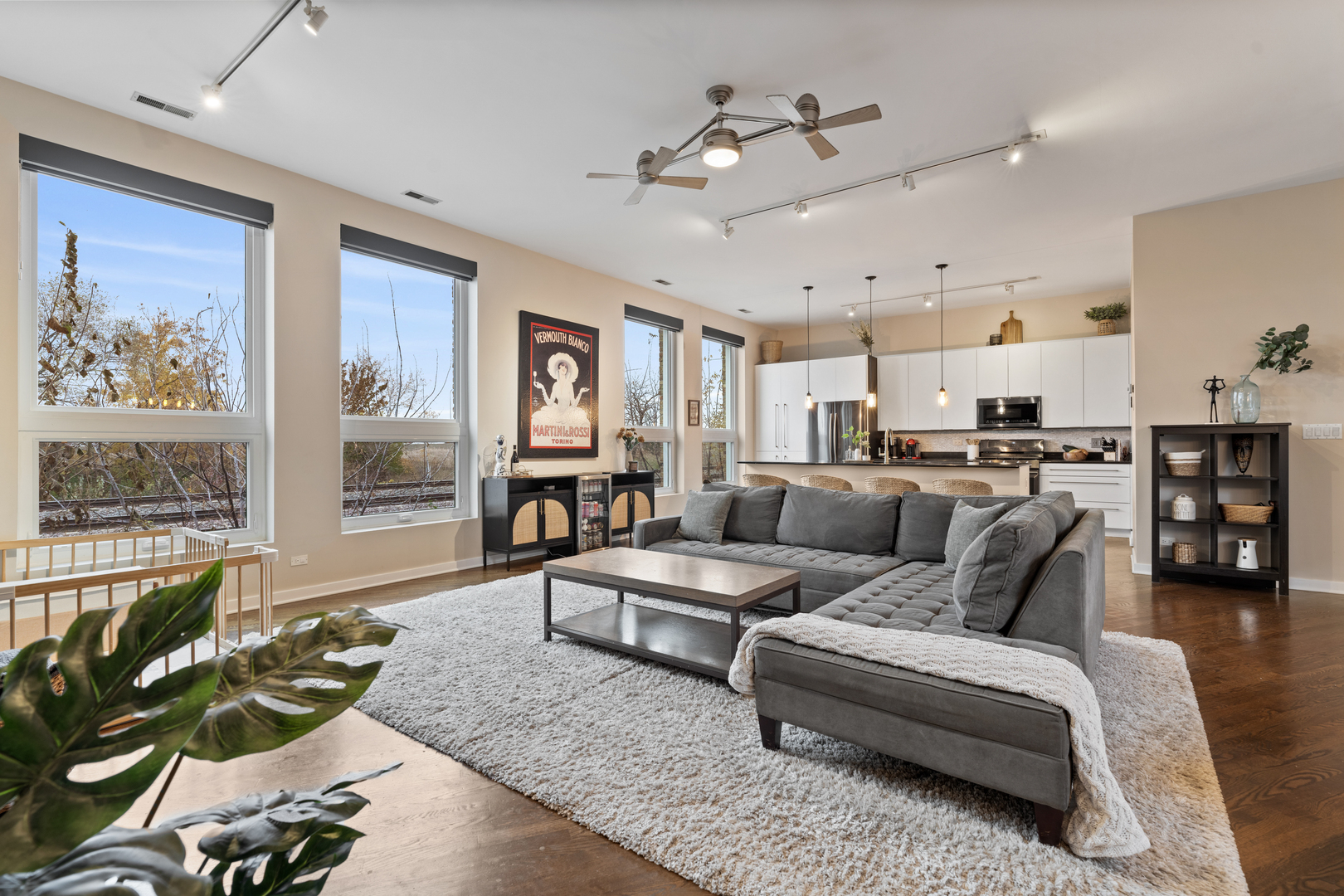 2828 N Talman Avenue Unit: R