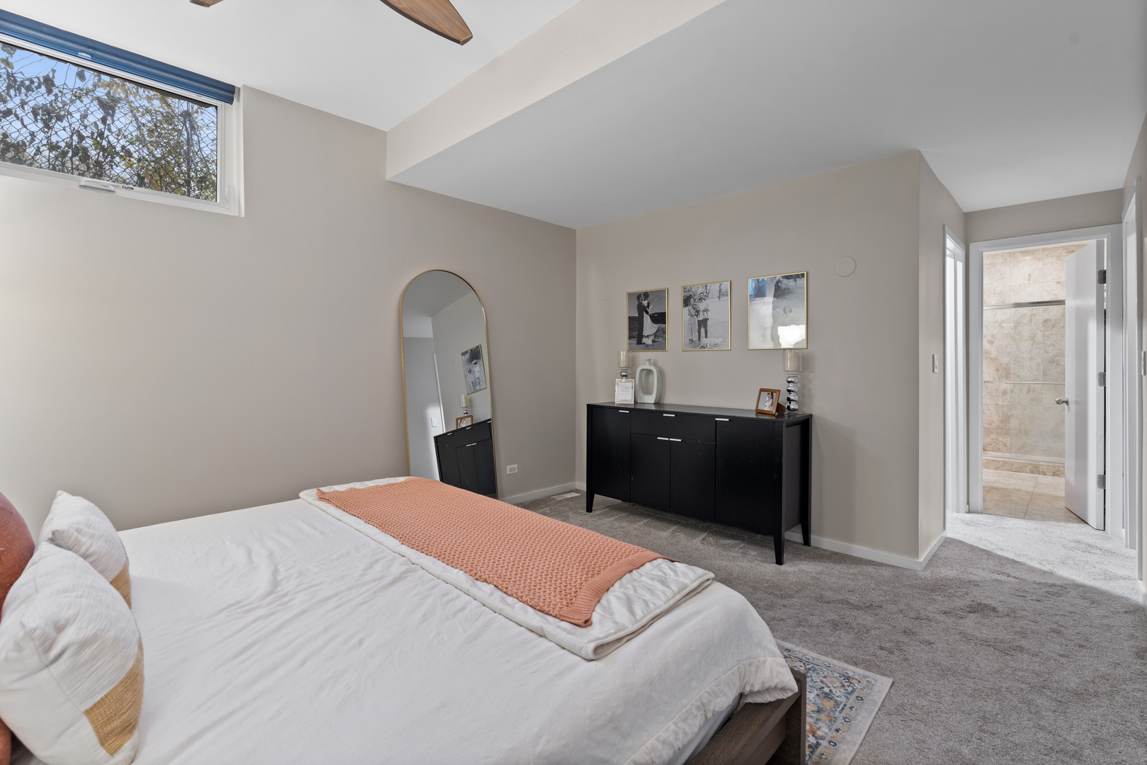 2828 N Talman Avenue Unit: R