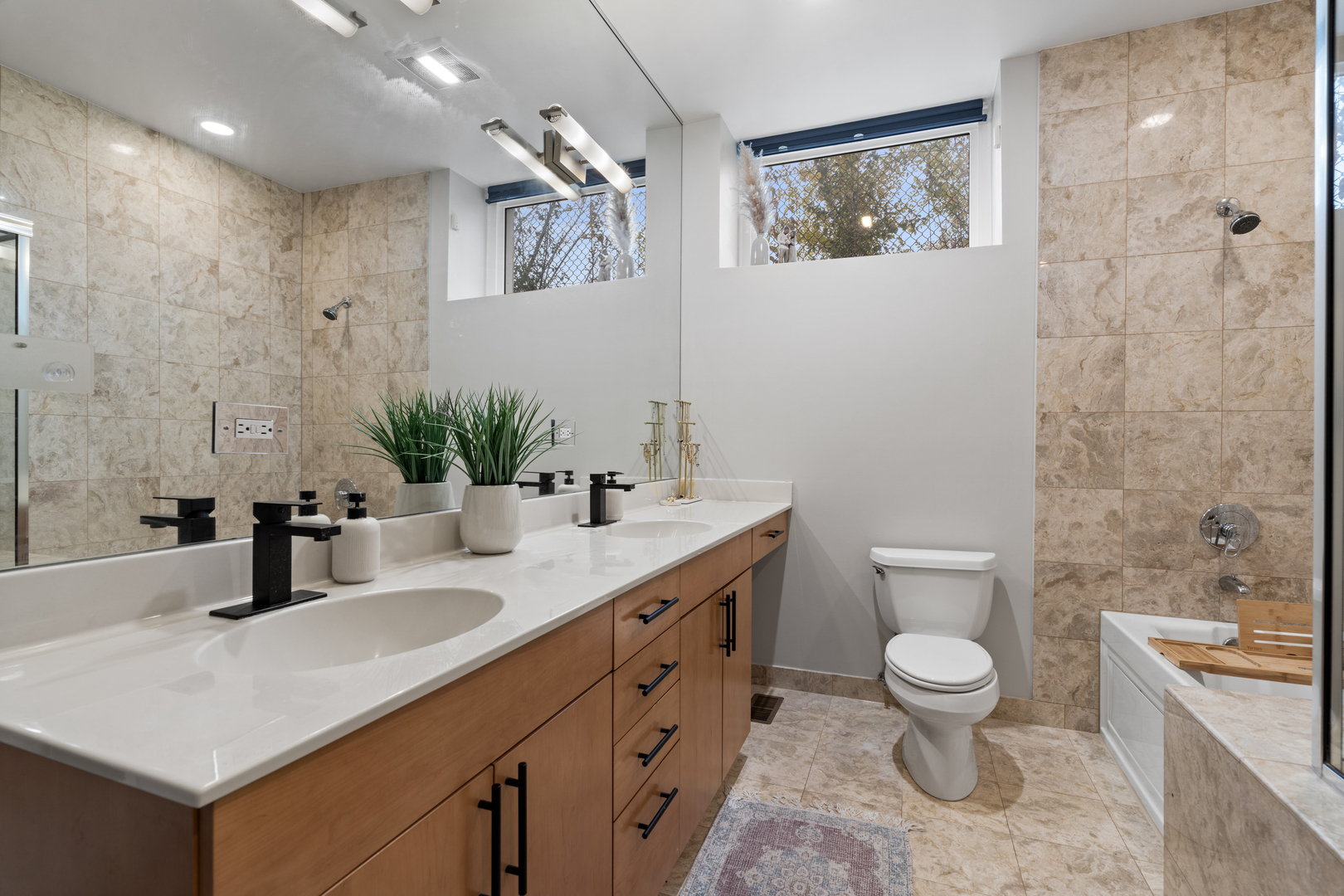 2828 N Talman Avenue Unit: R