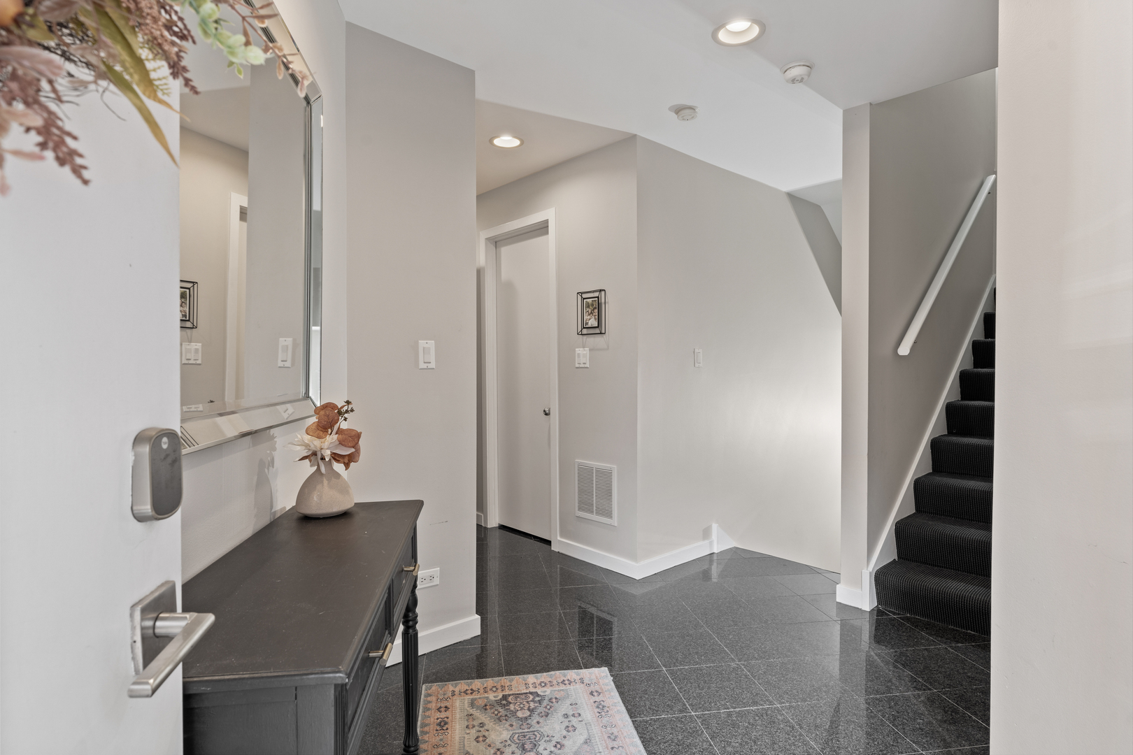 2828 N Talman Avenue Unit: R