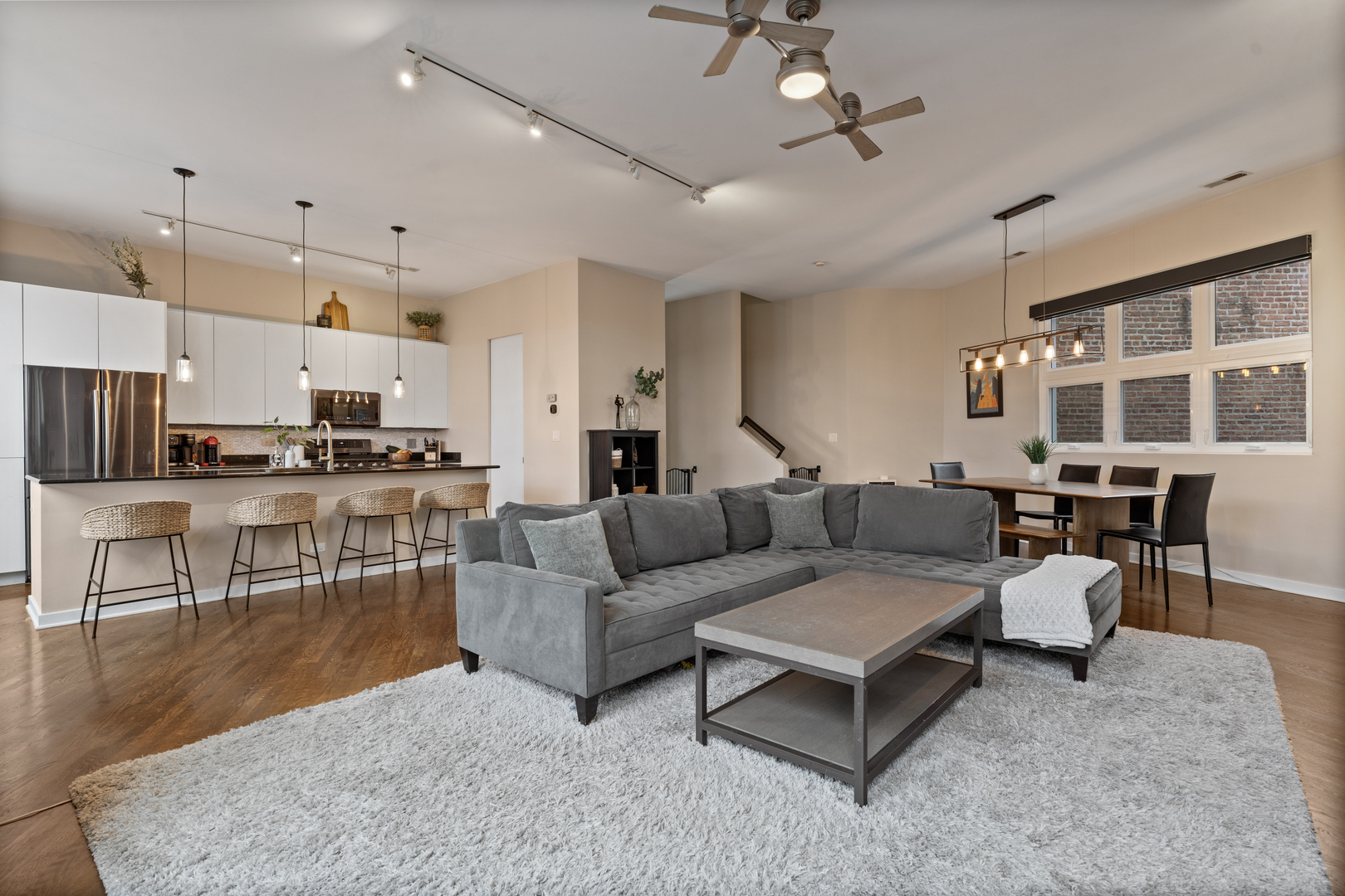 2828 N Talman Avenue Unit: R