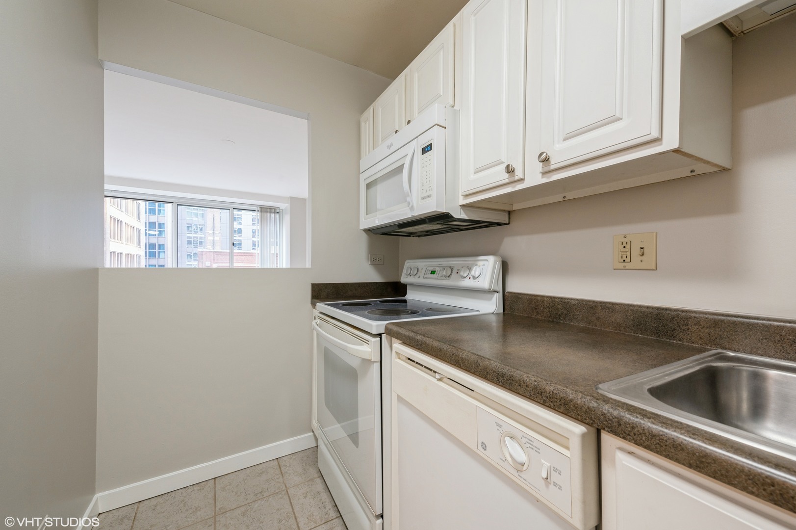211 E Ohio Street Unit: 723