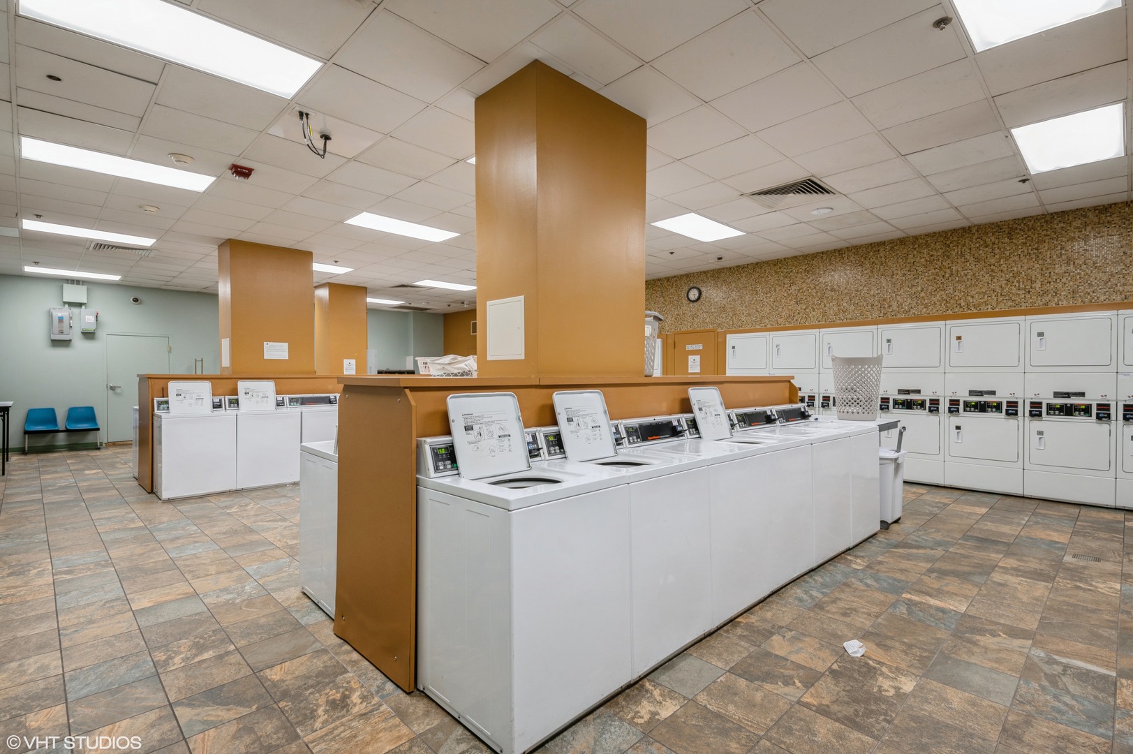 211 E Ohio Street Unit: 723