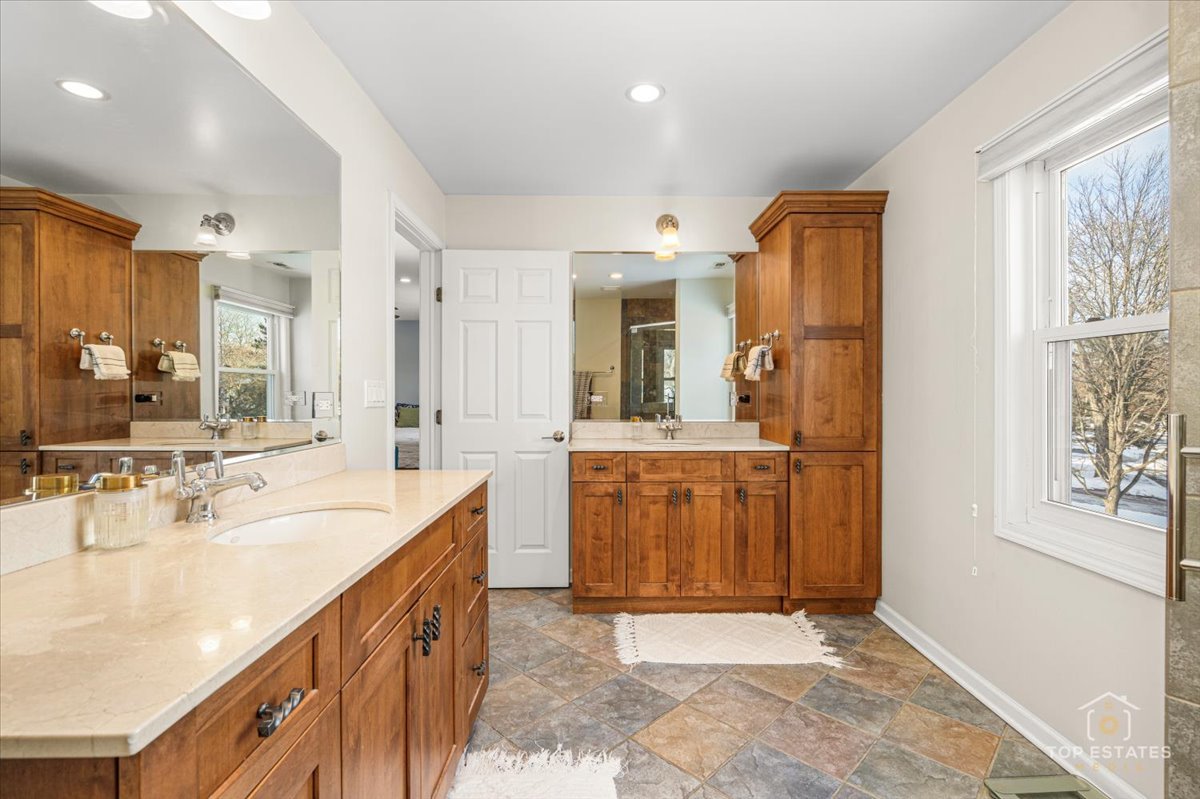 2830 Lexington Lane