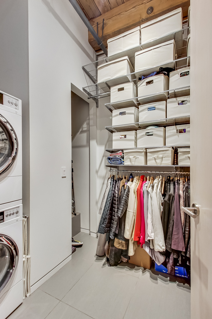 1327 W Washington Boulevard Unit: 2H