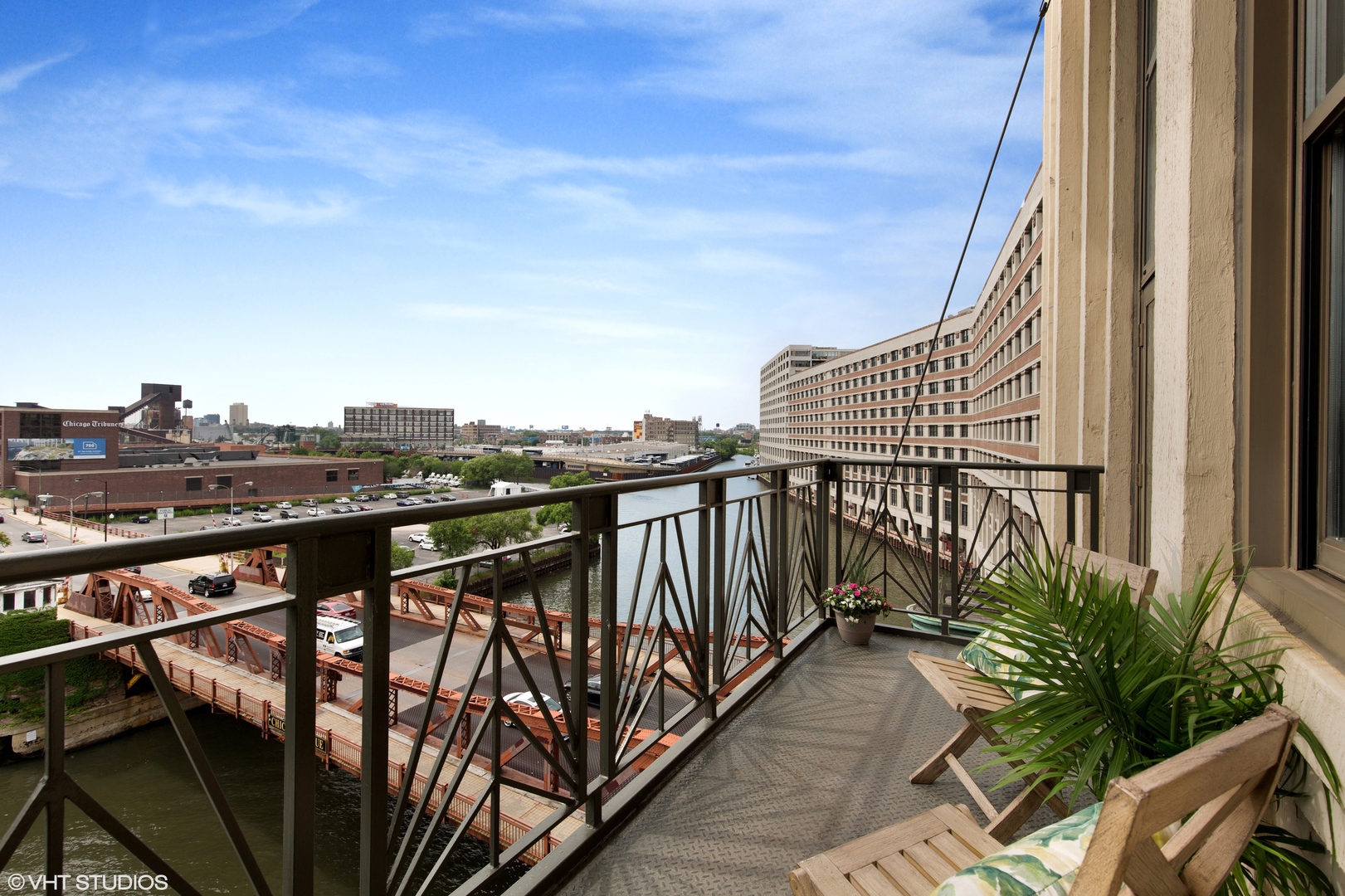 758 N Larrabee Street Unit: 411