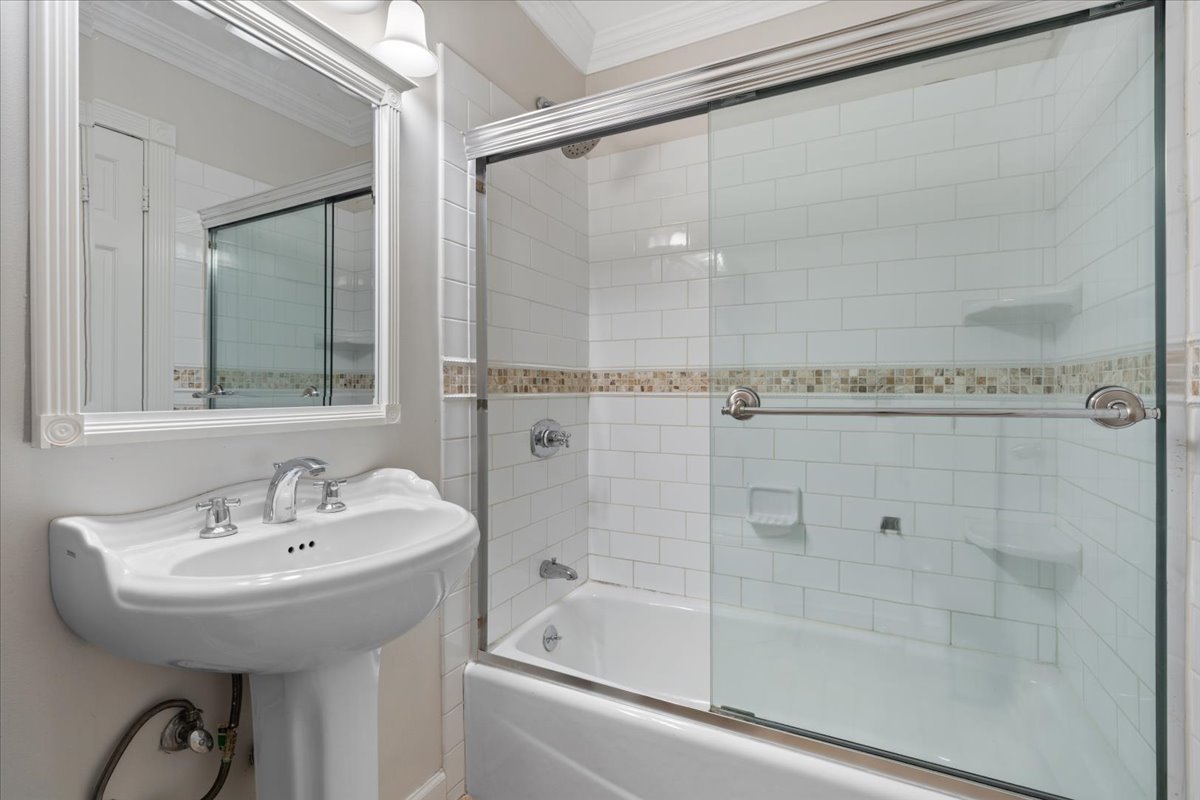 1150 N Lake Shore Drive Unit: 20C