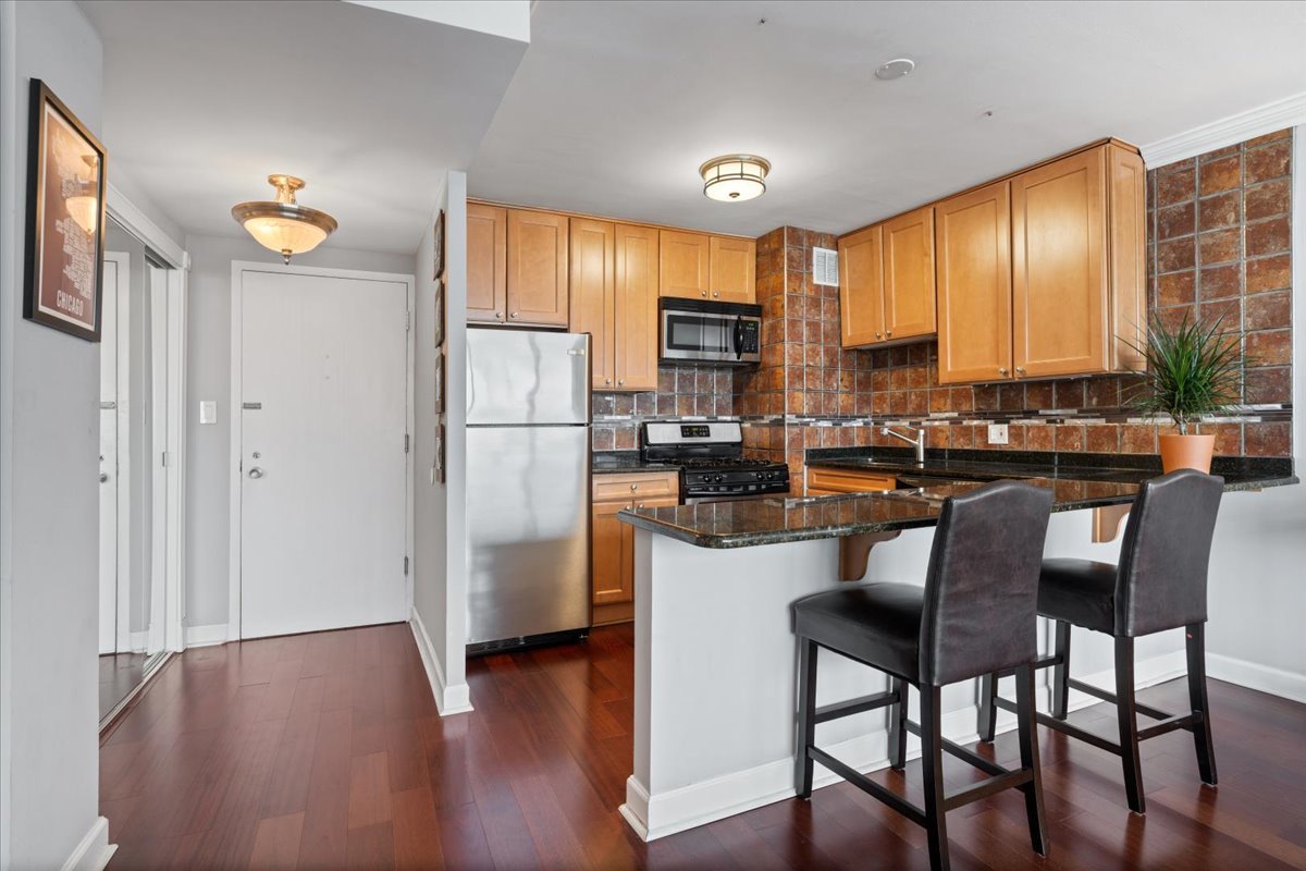 1150 N Lake Shore Drive Unit: 20C