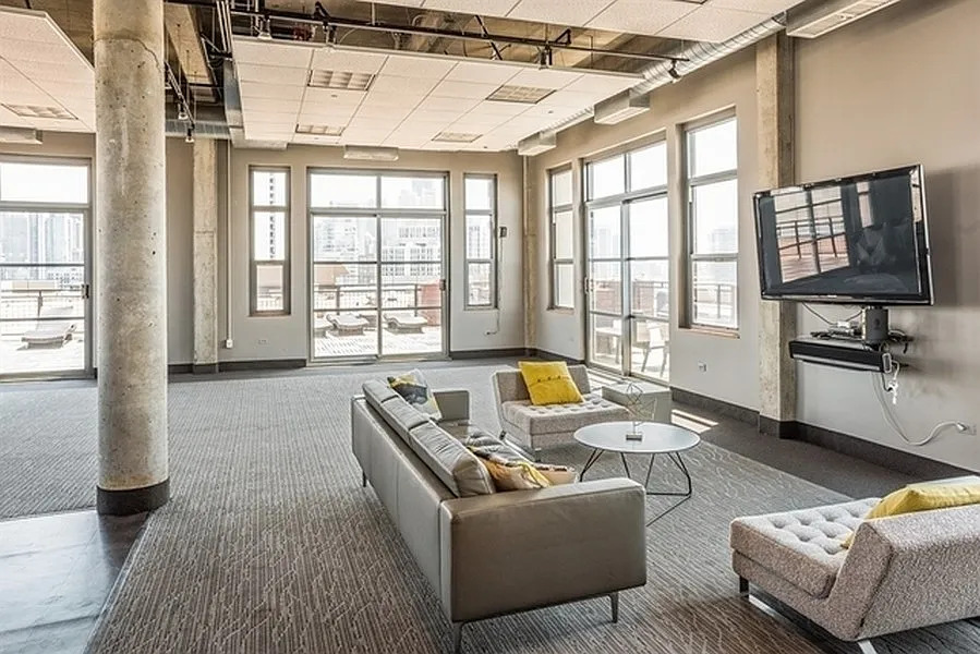 900 N Kingsbury Street Unit: 1110