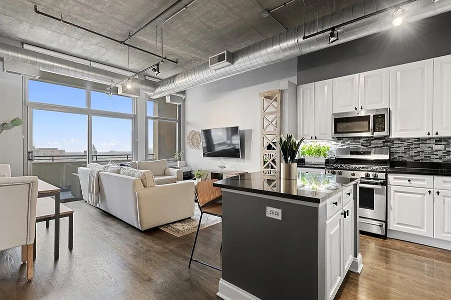 900 N Kingsbury Street Unit: 1110