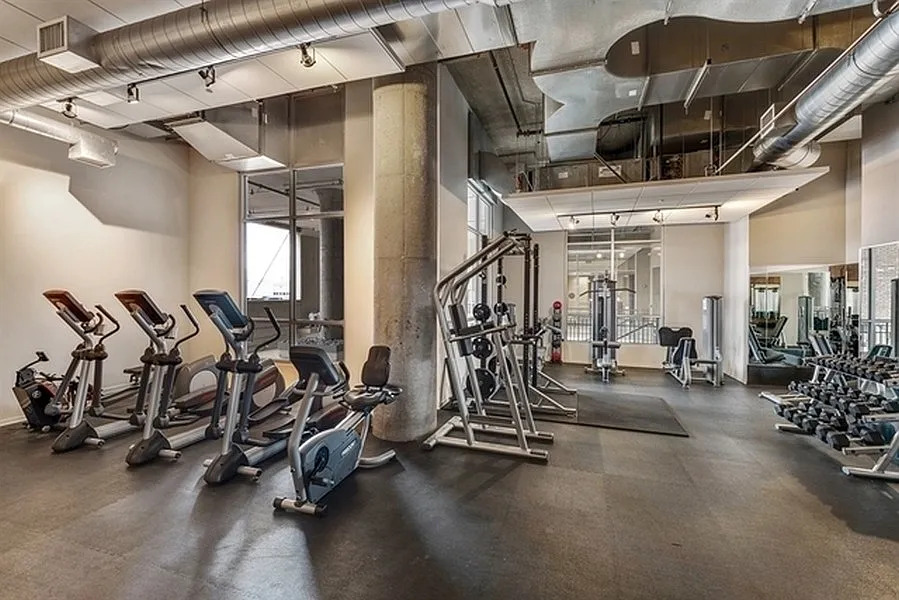 900 N Kingsbury Street Unit: 1110